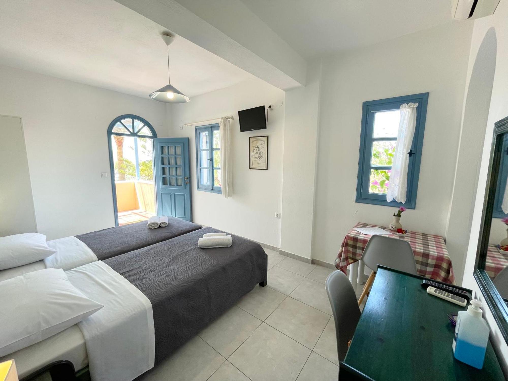 Asterias Mini Coastal Apartments Периволос Экстерьер фото