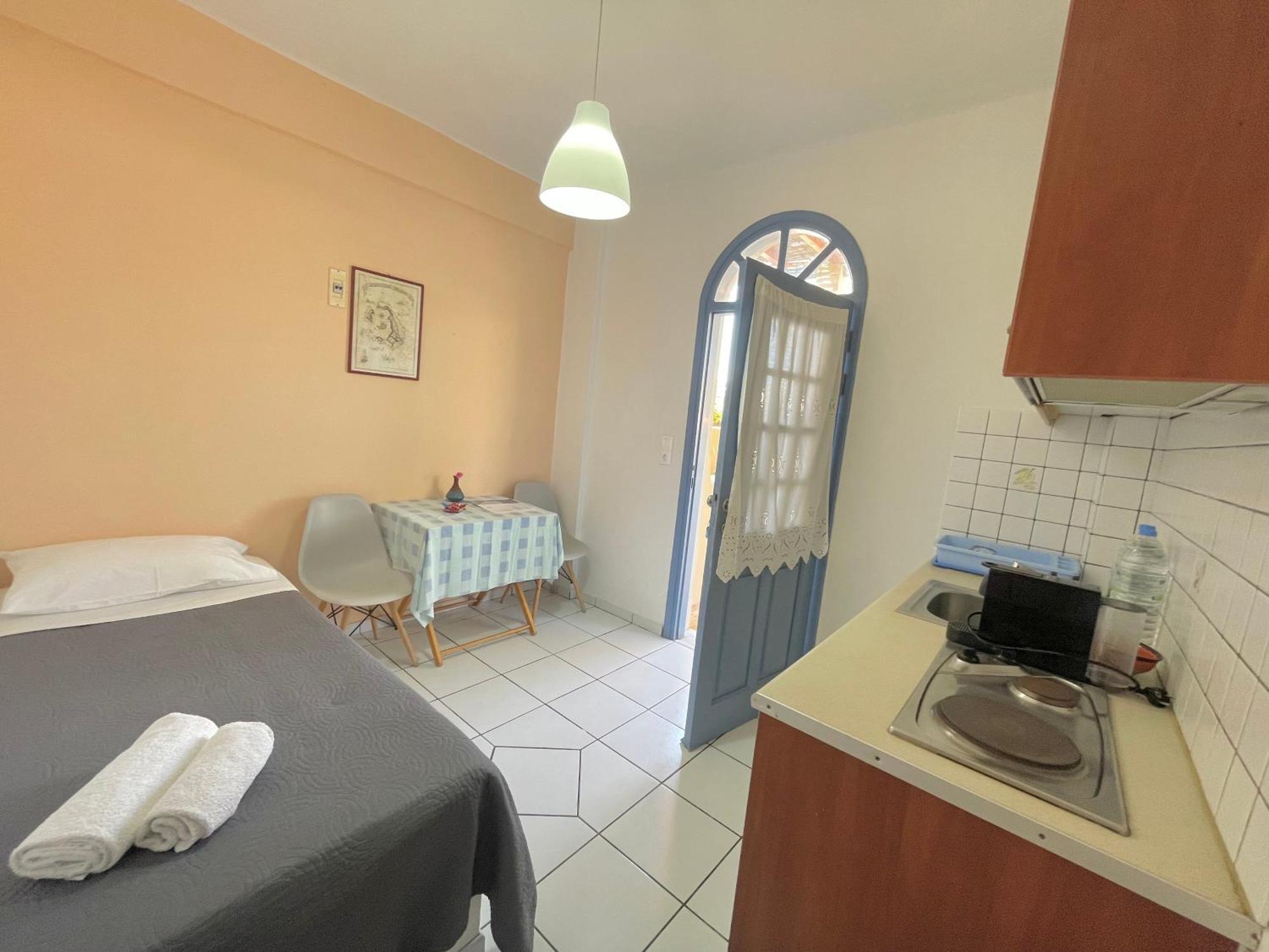 Asterias Mini Coastal Apartments Периволос Экстерьер фото