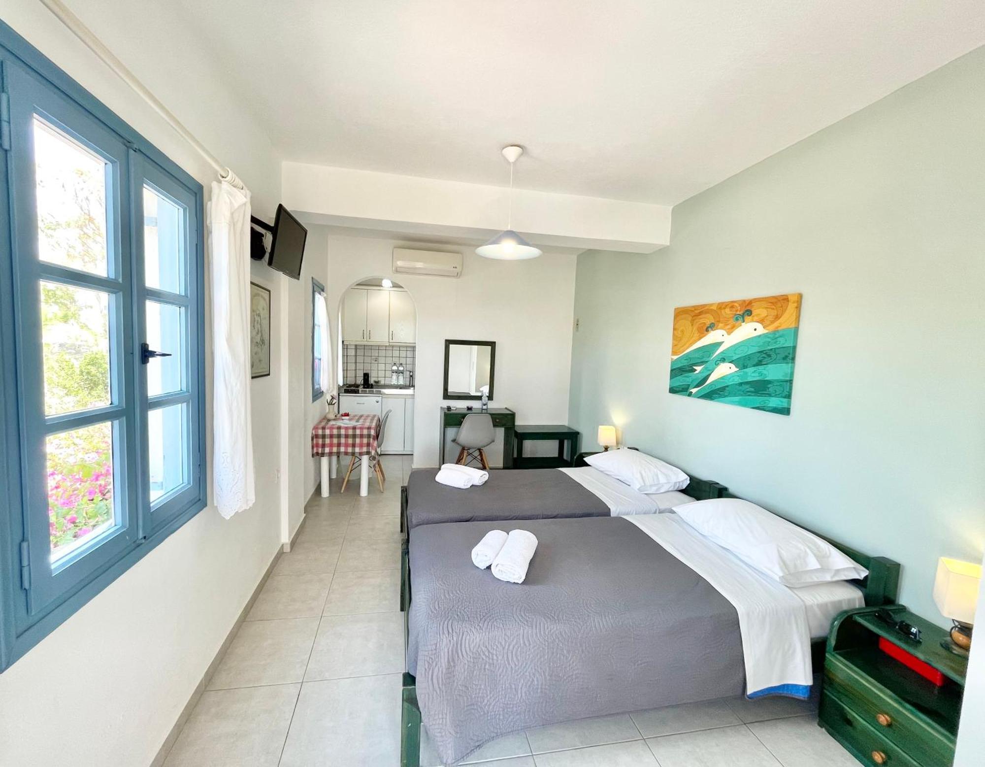 Asterias Mini Coastal Apartments Периволос Экстерьер фото